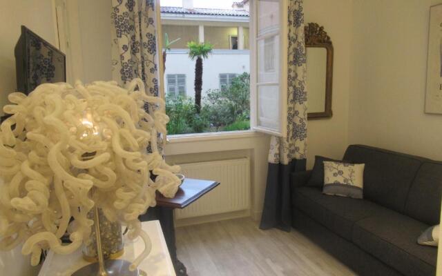 Le Ptit Niçois sur le Port