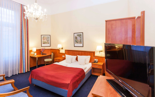 Centro National Frankfurt, Trademark Collection by Wyndham