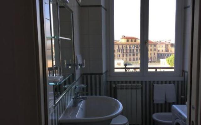 Donna Ilaria - Vatican area