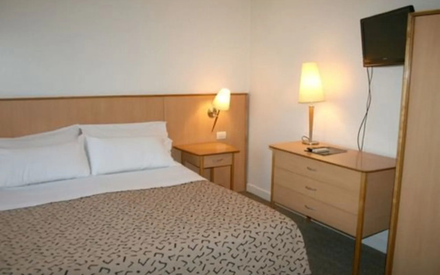 Urbana Suites