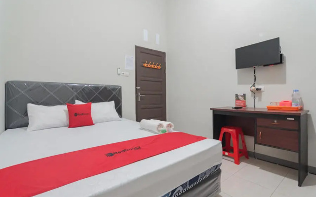 RedDoorz Syariah near Jalan Jakarta Samarinda