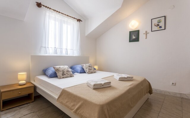 Bol Apartments Gospojica