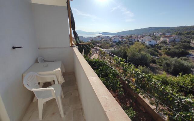 Naki - Terrace & Free Parking - A2