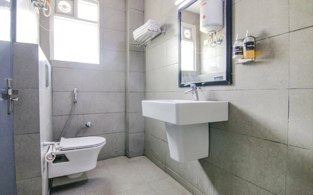 FabHotel Chawla House