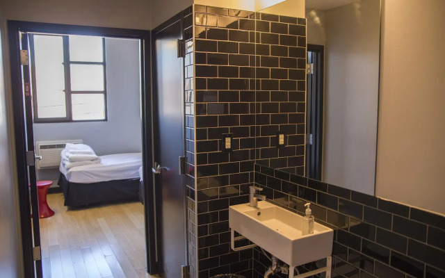 The Local - Hostel