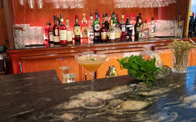 Crown Columbia Hotel, BW Premier Collection