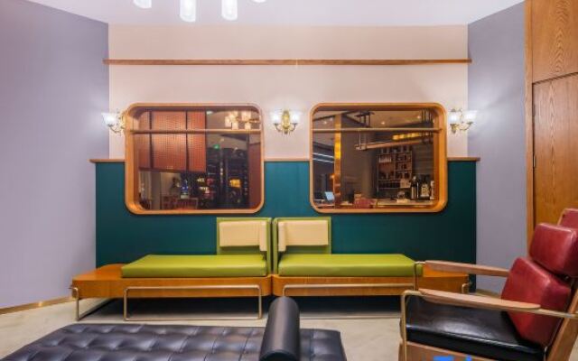 James Joyce Coffetel Hotel (Beijing Wangjing Subway Station)