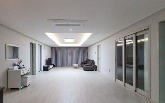 Browndot Hotel - Gold