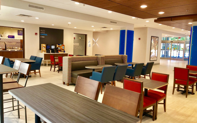 Holiday Inn Express Raleigh Arpt - Brier Crk Area