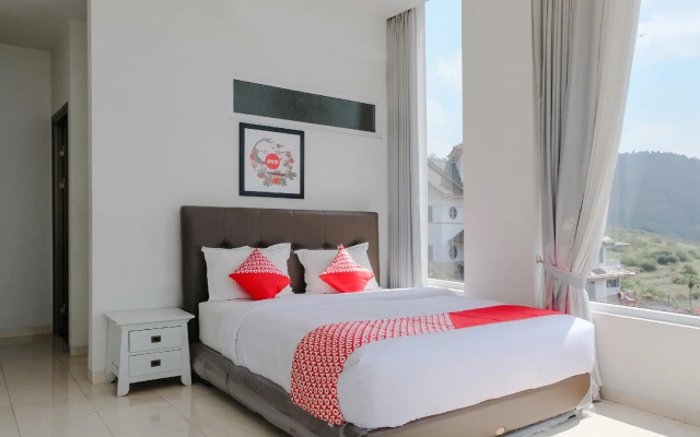 Hotel O Batu near Jatim Park formerly Villa Bukit Panderman Residence