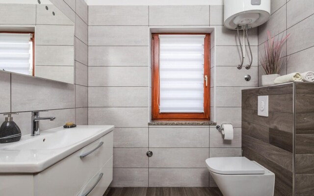 Nice Home in Povljana With Wifi and 2 Bedrooms