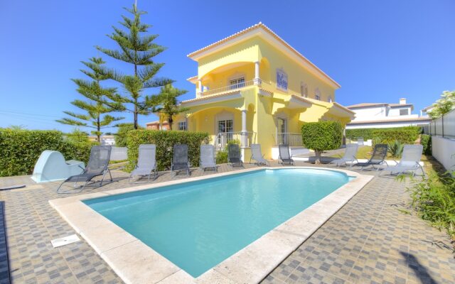 Villas2go2 Menir