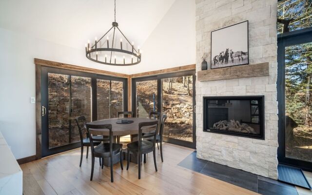 Winterleaf 4 Bedroom Home by RedAwning