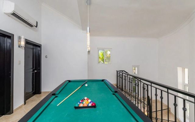 Luxury Villas in Cocotal for Large Group
