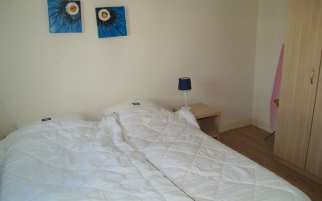 Comfortable Chalet Near Brunssummerheide