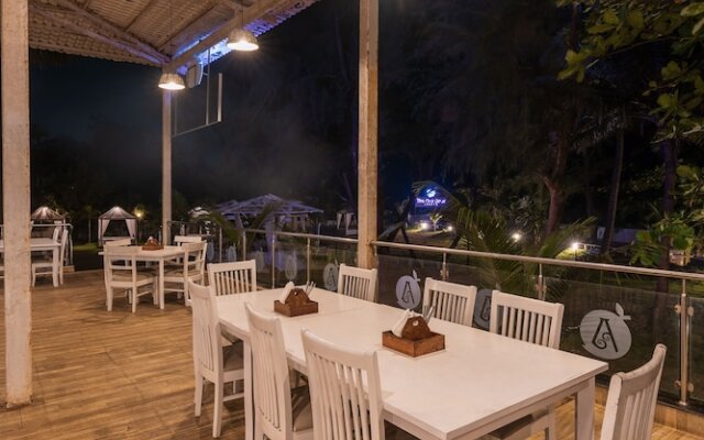 Foxoso La Beach Resort