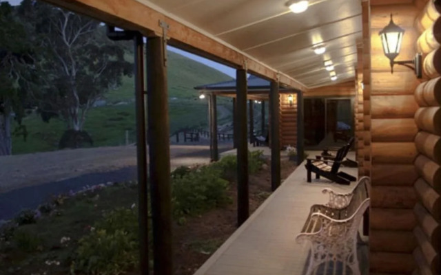 Saddle Hill Lodge