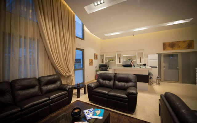 Mantinia Bay Hotel