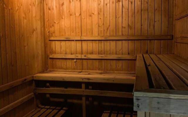 Apartment With Access to Pool, Spa & Soft Play