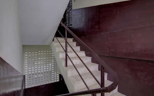 OYO 15221 Home Elegant 2BHK Near Anna Nagar