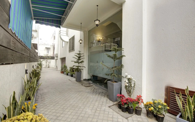 Saltstayz Select - Nehru Place & New Friends Colony