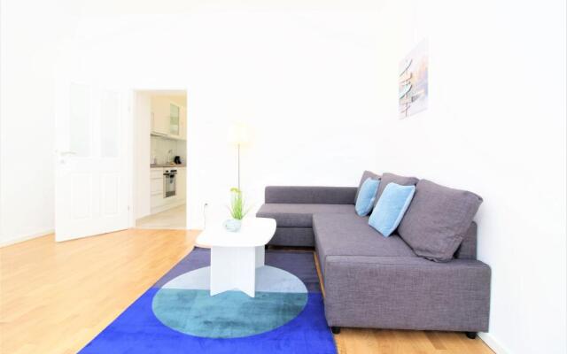 MARINE: Newly renovated 2nd district apartment