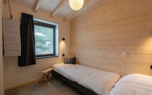 Attractive Home With Terrace