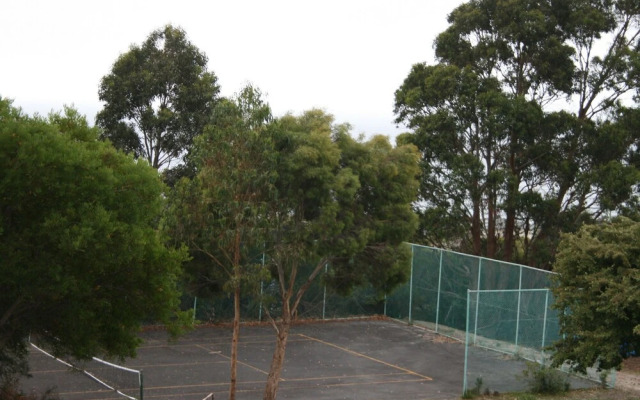 Seaview Holiday Park and  Hostel