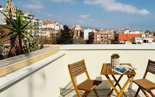 Sant Pau Patio 2BR Near Avinguda Gaud With Patio