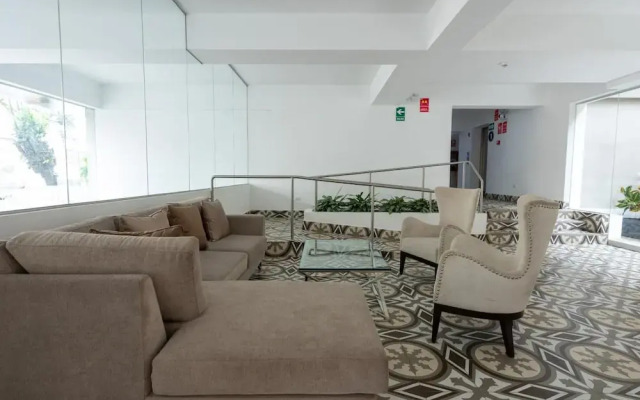 Classy 1 BR Barranco Apartment High Floor