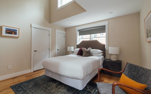 Renovated & Modern Home in Downtown Philly