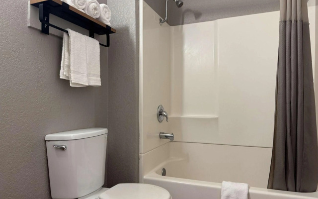 Motel 6 Simi Valley, CA