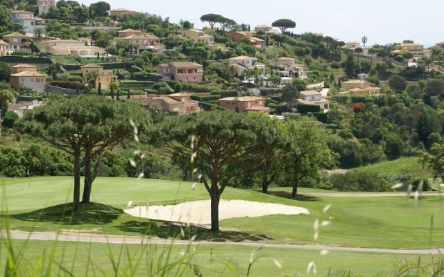 Soothing Holiday Home in Sainte-maxime With Swimming Pool