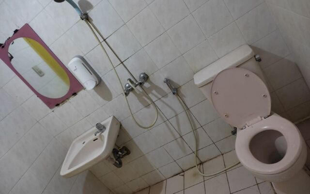 OYO 1389 Hotel Carissima