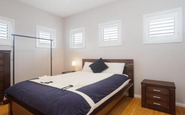 7 Judith Street - Stunning duplex with ducted air