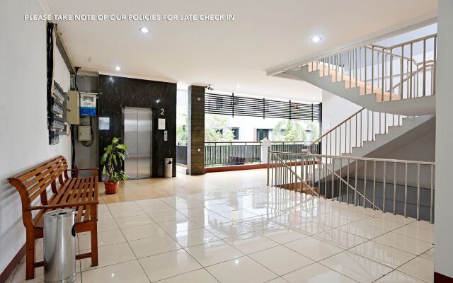 ZEN Rooms Kuningan Tiong