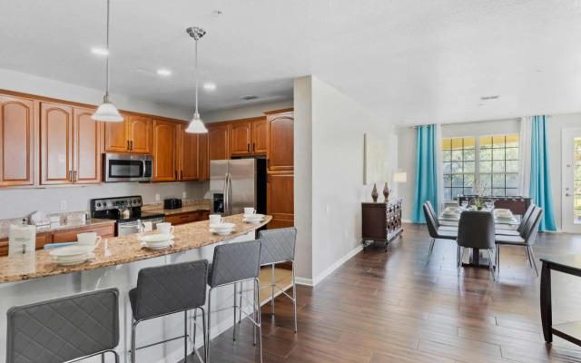5049 Shoreway Loop #203