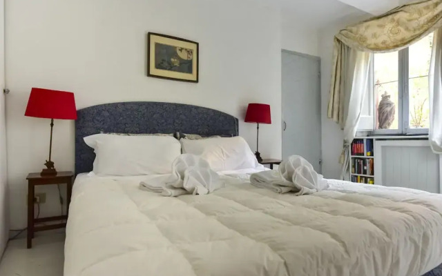 Monti Secret Garden Apartment