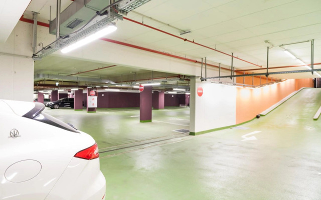 Triiiple Tower Dream Apartments with Rooftop-Summer-Pool by ichbucheAT