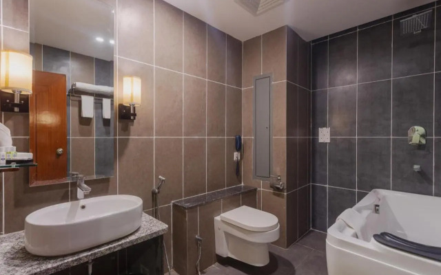 Diamond Palace Lords Plaza