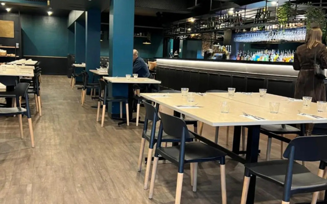 Star Bar Cafe and Hotel