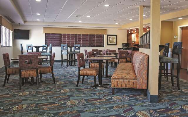 La Quinta Inn & Suites by Wyndham Edmond