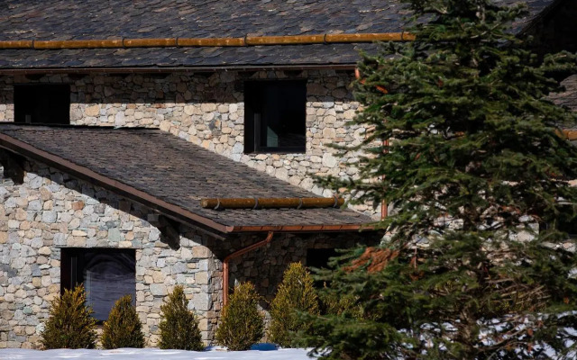 Les Pardines 1819 Mountain Suites & Spa