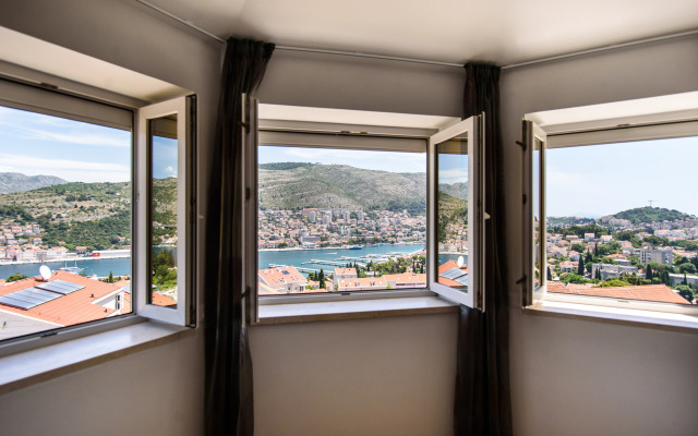 Villa Curic