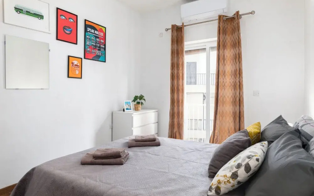 Chic & Spacious Modern 2BR APT Near Sea
