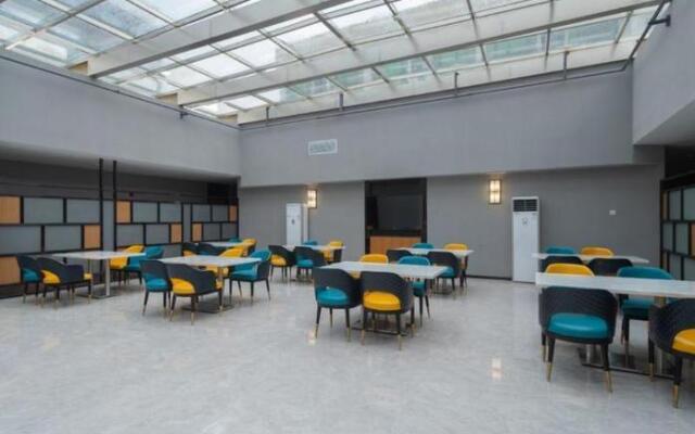 Chonpines Hotel·Guangzhou Rongchuang Wenlvcheng