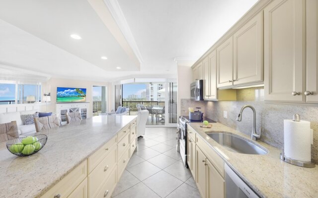 Cozy Beachfront Getaway With Pool and spa