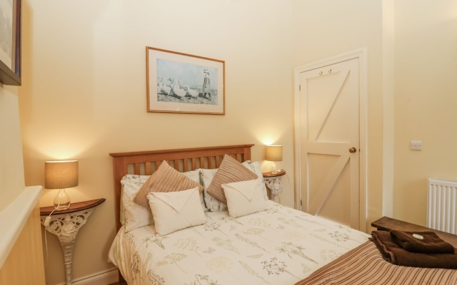 Flagstaff Cottage