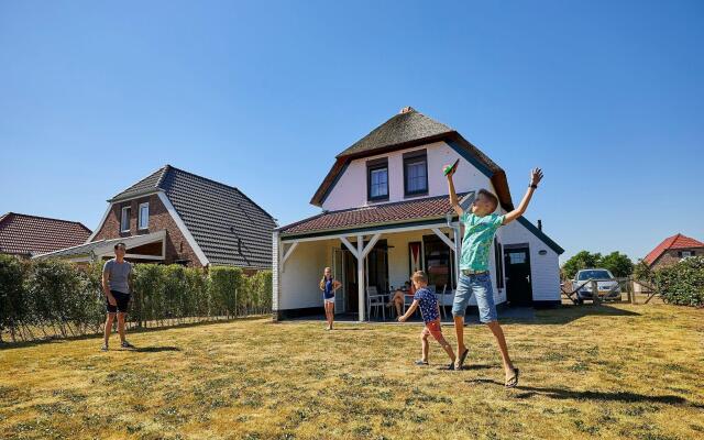 Child-friendly villa with large garden in Limburg