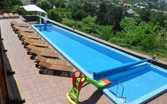 Sunny Mountain Hotel